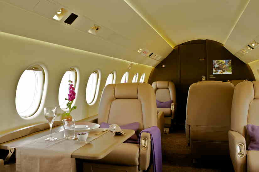 Dassault Falcon 2000 cabin