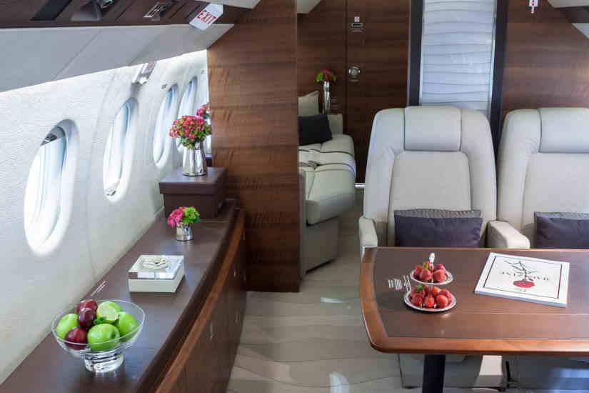 Dassault Falcon 900 DX cabin