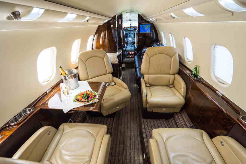 Learjet 60XR cabin