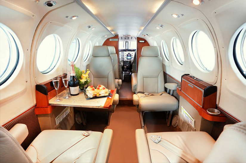 Beechcraft King Air 100 business jet